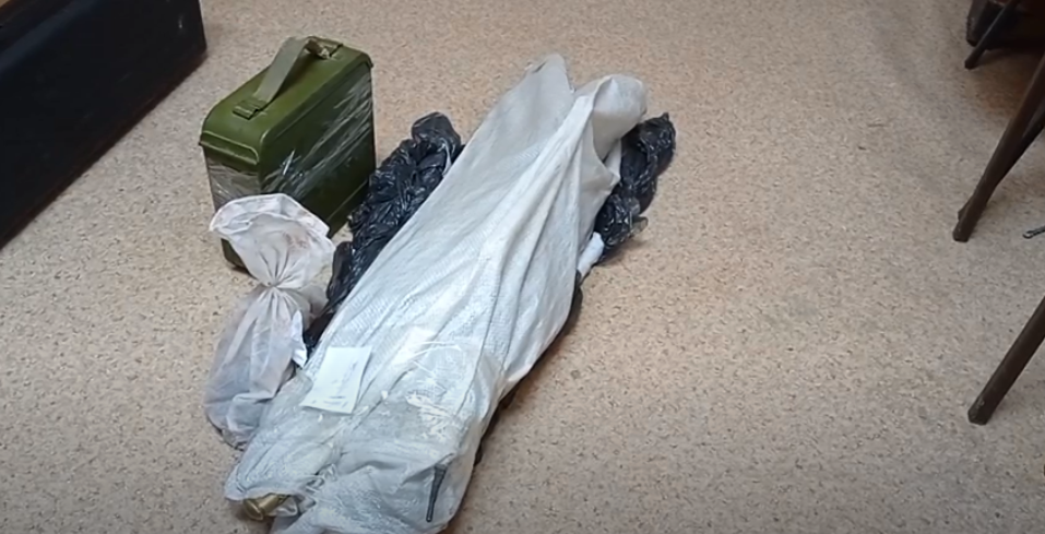 У брянца полицейские нашли арсенал оружия и боеприпасов