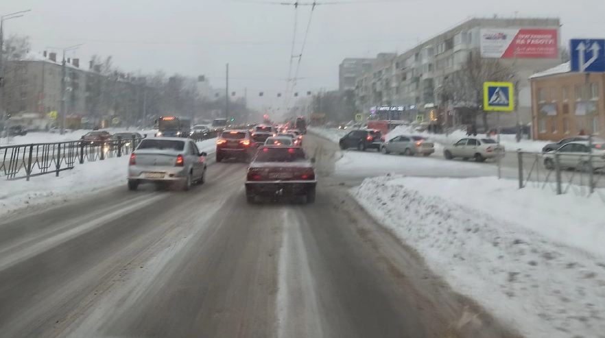 В Брянске на путепроводе в Фокинском районе произошло ДТП