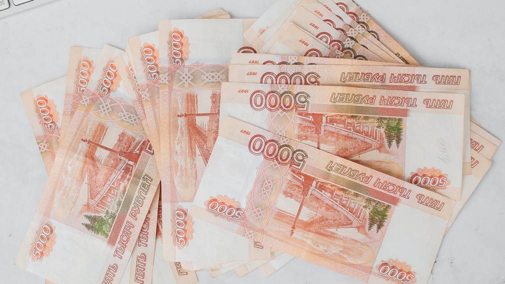 В Брянской области приставы взыскали более миллиона рублей за неосновательное обогащение