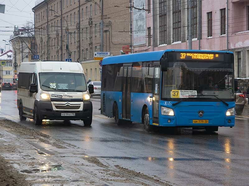 В Брянске за год оштрафовали более 2600 водителей автобусов и маршруток