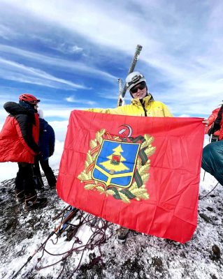 Флаг Брянщины развернули на мексиканской вершине