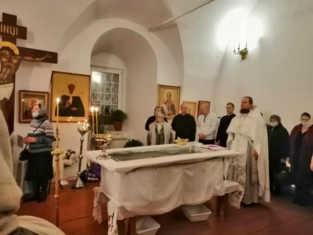 Брянские паломники отпраздновали Крещение в карачевском мужском монастыре