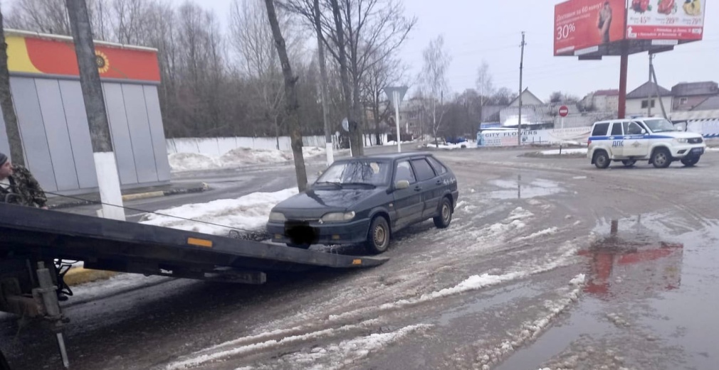 В Новозыбкове отстранили от вождения пьяную 38-летнюю автомобилистку