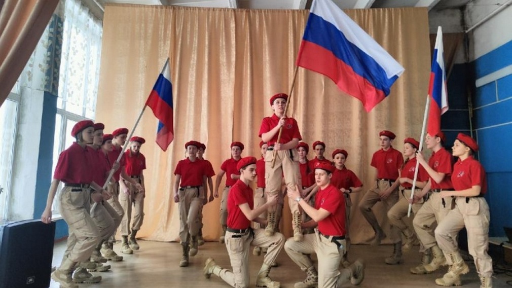 Комаричские школьники стали участниками конкурса патриотической песни