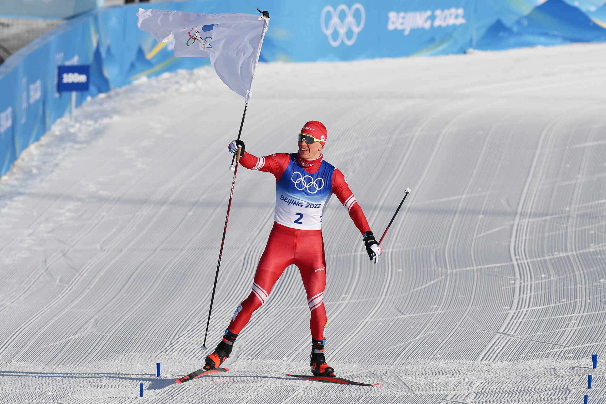 Брянский лыжник Большунов взял золото в скиатлоне на Олимпиаде