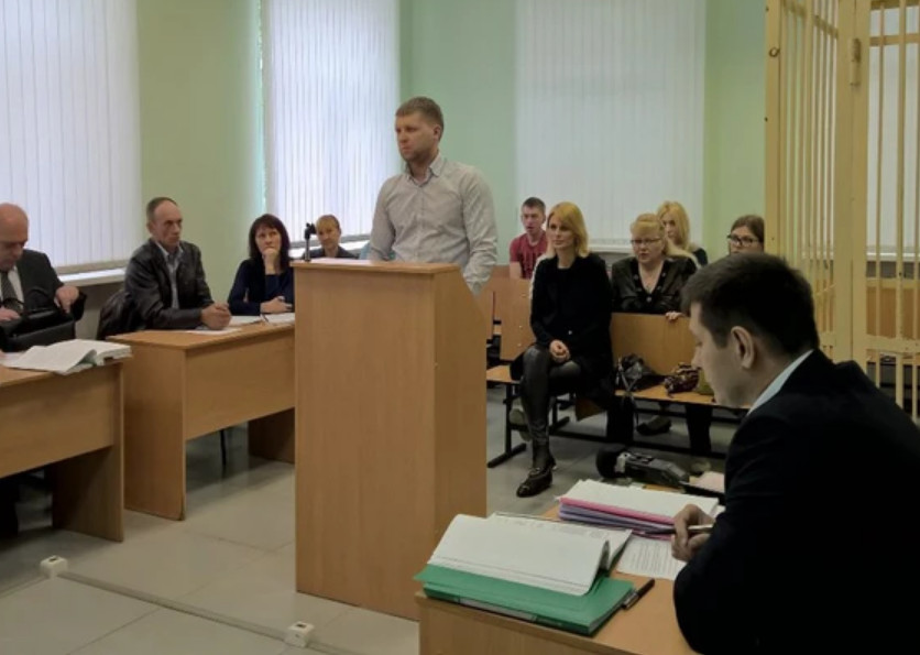 Виновнику резонансного ДТП в Брянске Сергею Дзюбе отказали в условно-досрочном освобождении