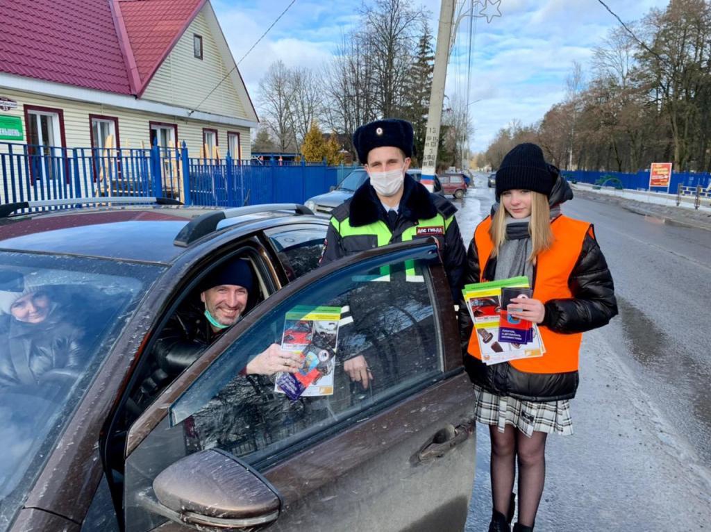 Брянские автоинспекторы призвали водителей не лихачить на дорогах