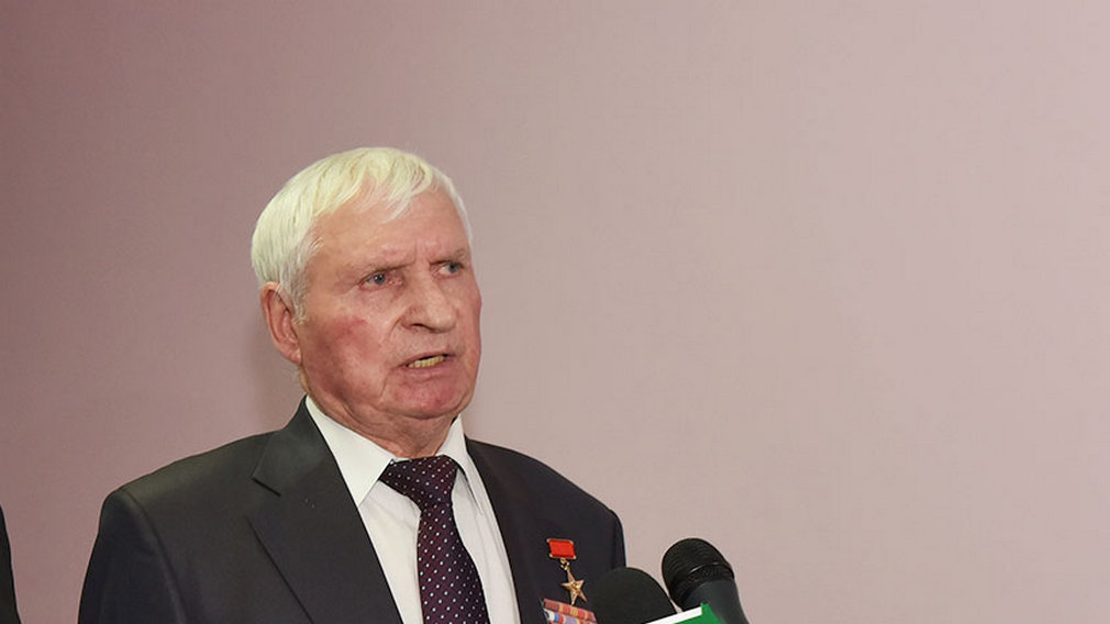 Старейший депутат Брянской облдумы Лобус поддерживает действия президента