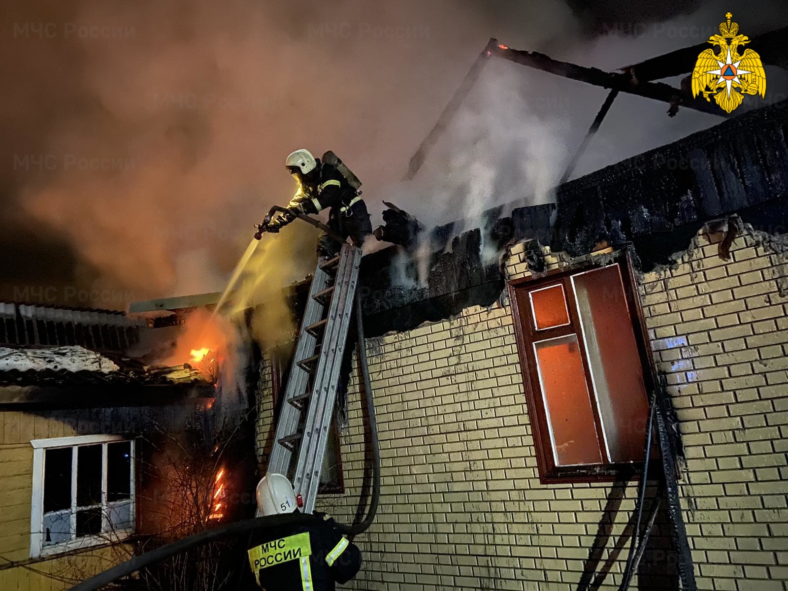 В Сельцо сгорел жилой дом: есть пострадавшие