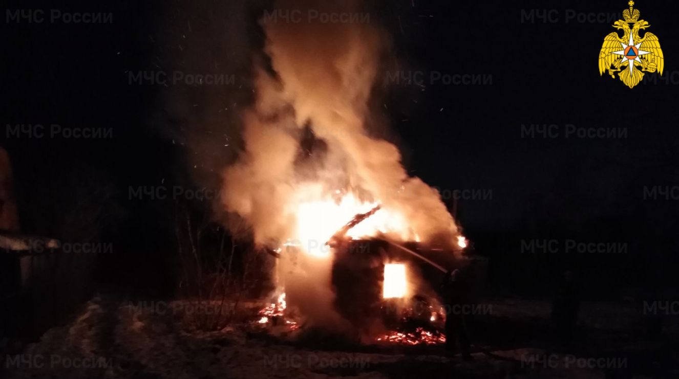 В поселке Супонево Брянской области при пожаре пострадал человек