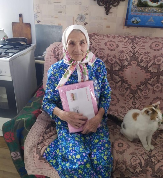 В Навлинском районе Александра Крисанова отметила свой 90-летний юбилей