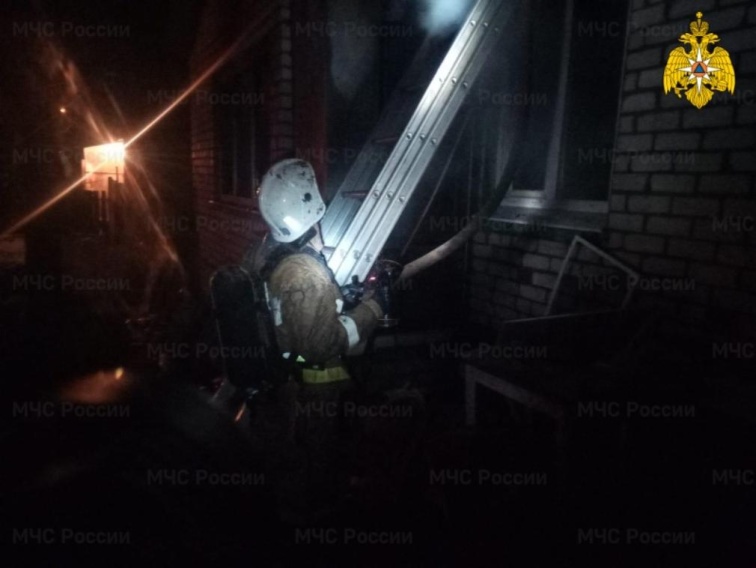 В Клинцовском районе Брянщины загорелся жилой дом