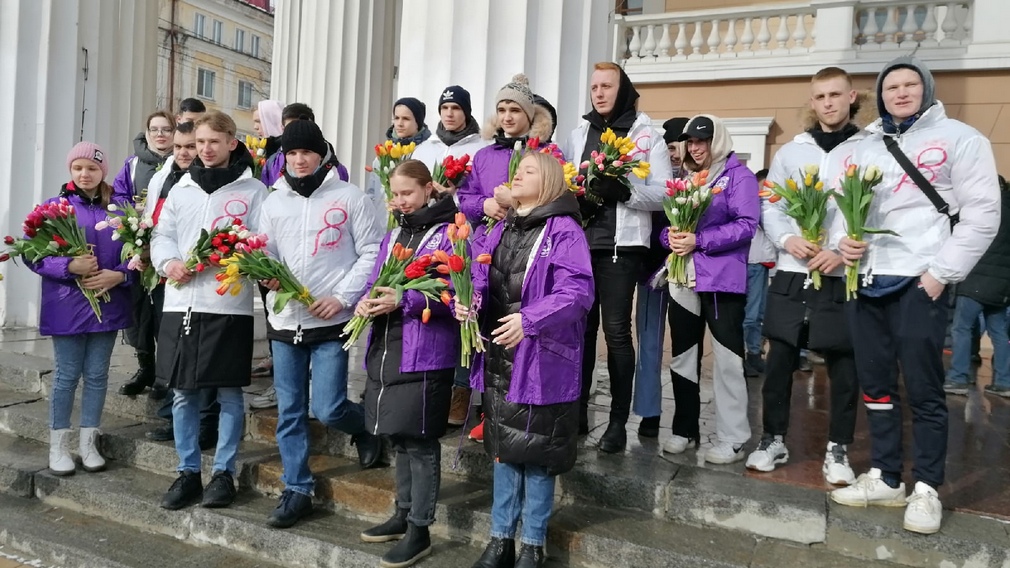 В честь 8 Марта В Брянске прошла акция «Вам, любимые!»