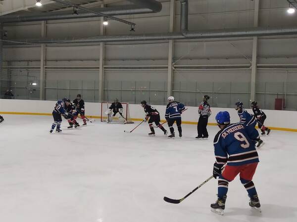 В Стародубе стартовал хоккейный турнир на Кубок главы администрации округа