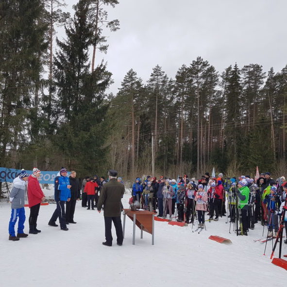 В Дятькове брянские лыжники вышли на старт регионального этапа «Лыжни России»