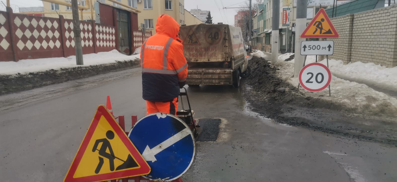 Подрядчики приступили к гарантийному ремонту дорог в Брянске