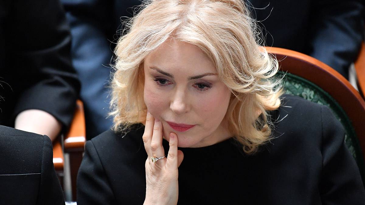 Актриса Мария Шукшина сравнила отъезд российских «звезд» из страны с бегством змей