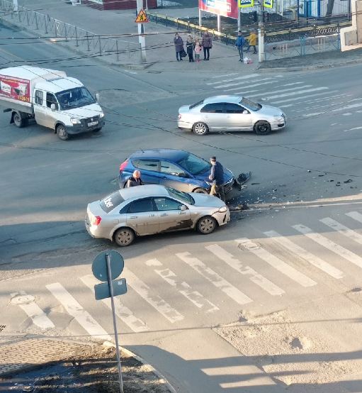 В Брянске на улице Никитинской произошло ДТП