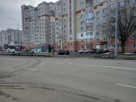 В Брянске на улице Крахмалева водитель Peugeot сбил 17-летнего парня