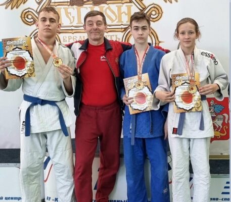 Брянские дзюдоисты взяли три золотых медали в подмосковном Солнечногорске