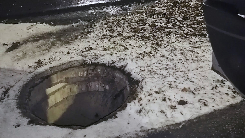 В Новозыбкове закрыли опасные канализационные люки