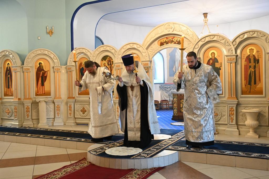 В Брянске митрополит Александр совершил парастас в кафедральном соборе