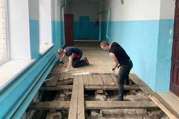 В Комаричской школе №2 начался ремонт по программе модернизации