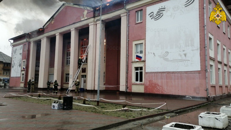 В городе Фокино Брянской области вспыхнул пожар в административном здании