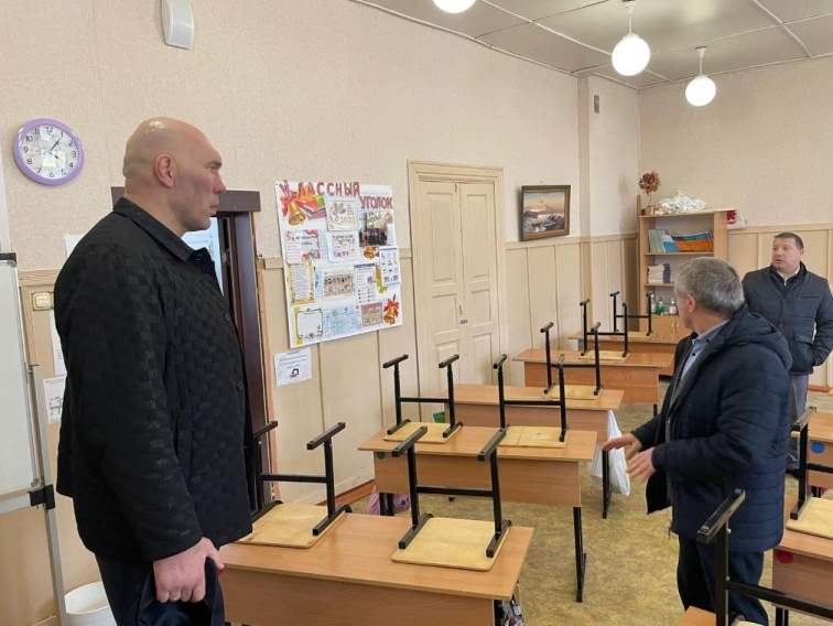 Брянский депутат Николай Валуев посетил Выгоничский район