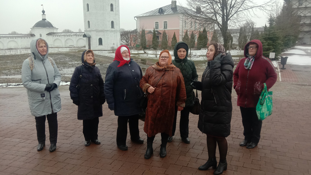 Члены «Клуба пожилого человека» и слушатели «Университета третьего возраста» посетили Свенский монастырь