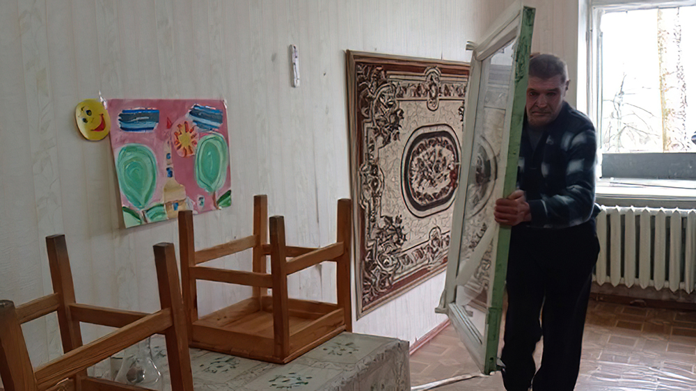 В доме престарелых в Дятьковском районе заменили окна в комнатах