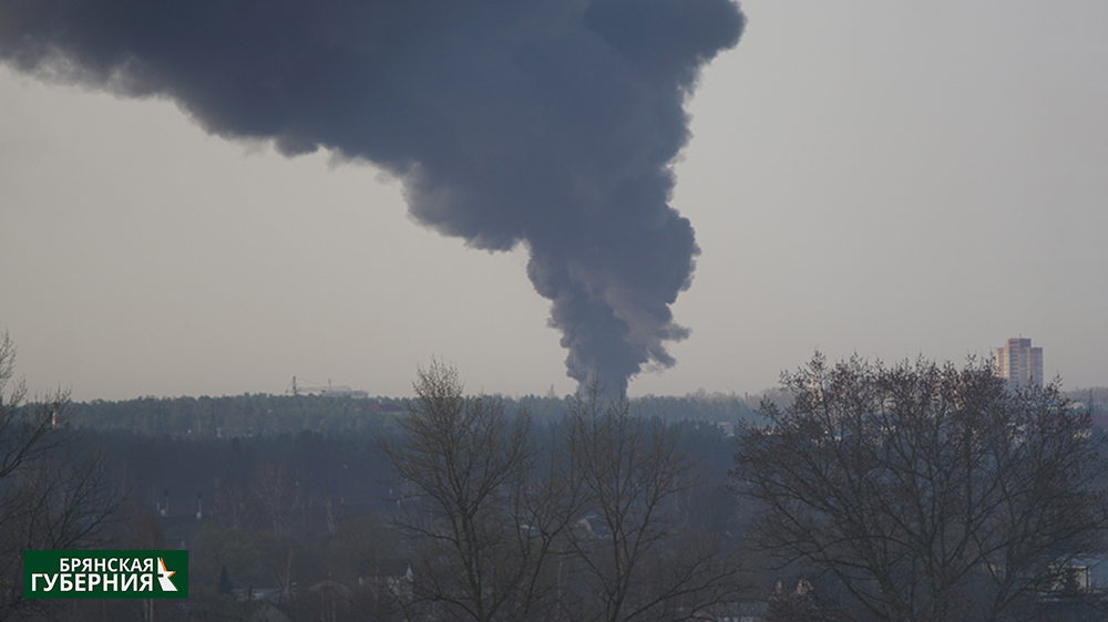 Причиной пожара на нефтебазе в Брянске могли стать беспилотники