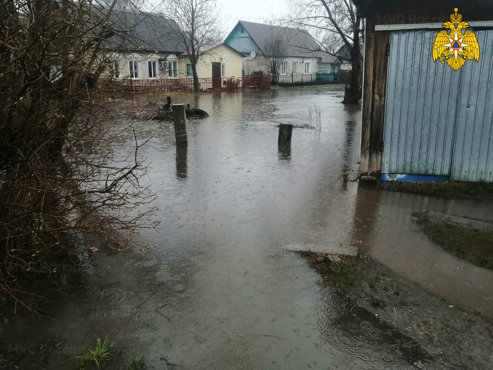 В Брянске разлившиеся реки затопили 17 жилых домов