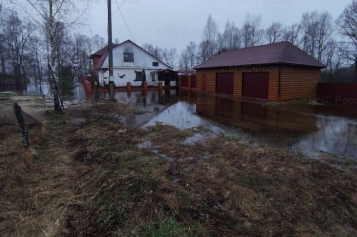 В Брянске борются с последствиями весеннего паводка