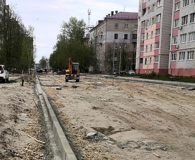 В Брянске продолжается капремонт улицы Медведева