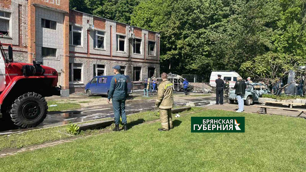 В Брянске в припаркованном возле БГУ автомобиле взорвался газовый баллон