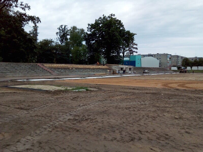 На стадионе «Труд» в Новозыбкове возобновился капитальный ремонт