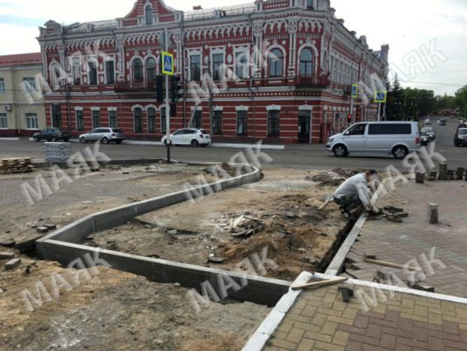 В Новозыбкове в рамках нацпроекта началось благоустройство площади