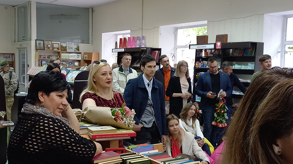 В Брянске в Доме книги презентовали новый сборник стихов Юлии Ивановой