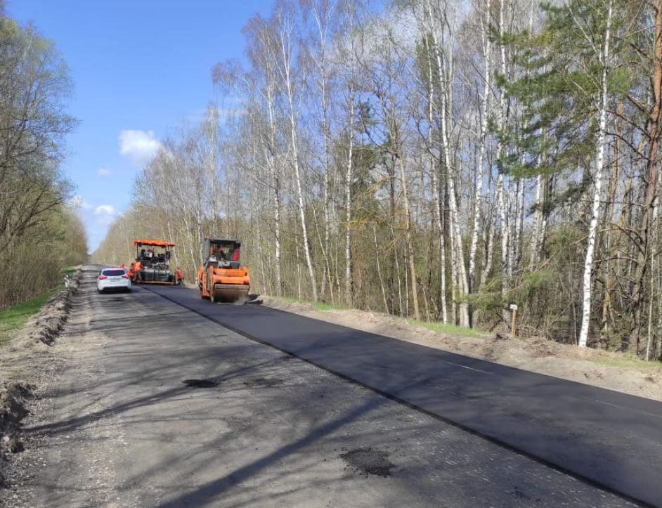 В Брянской области по нацпроекту ремонтируют автодорогу Трубчевск-Погар