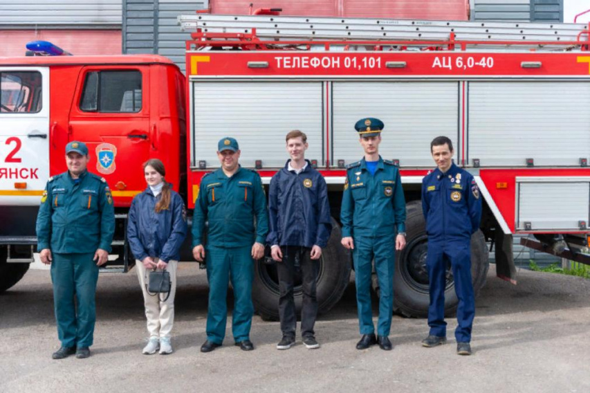 Брянские студенты побывали на экскурсии в пожарно-спасательной части