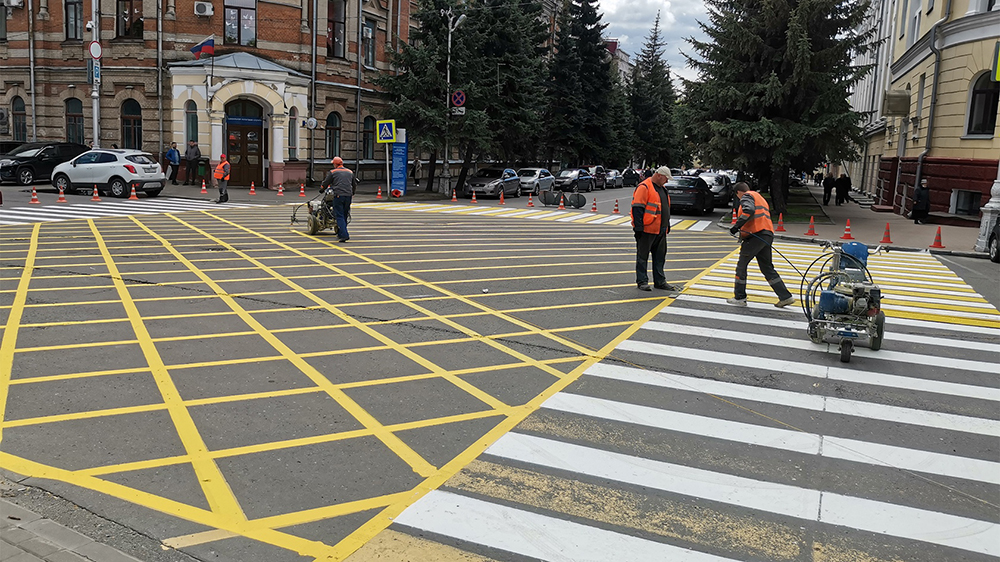В Брянской области установят 1746 дорожных знаков и 35 светофоров