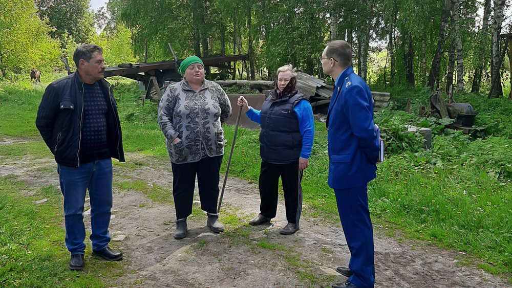 Прокурор Трубчевского района выслушал жалобы жителей Алешенки