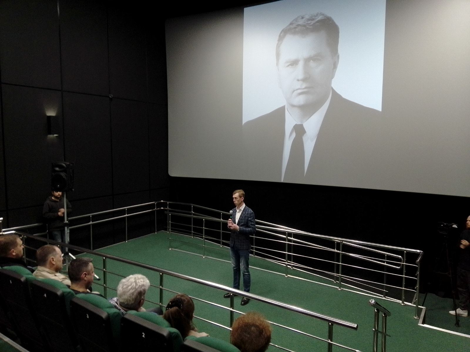 В Брянске почтили память Владимира Жириновского спустя 40 дней после его смерти