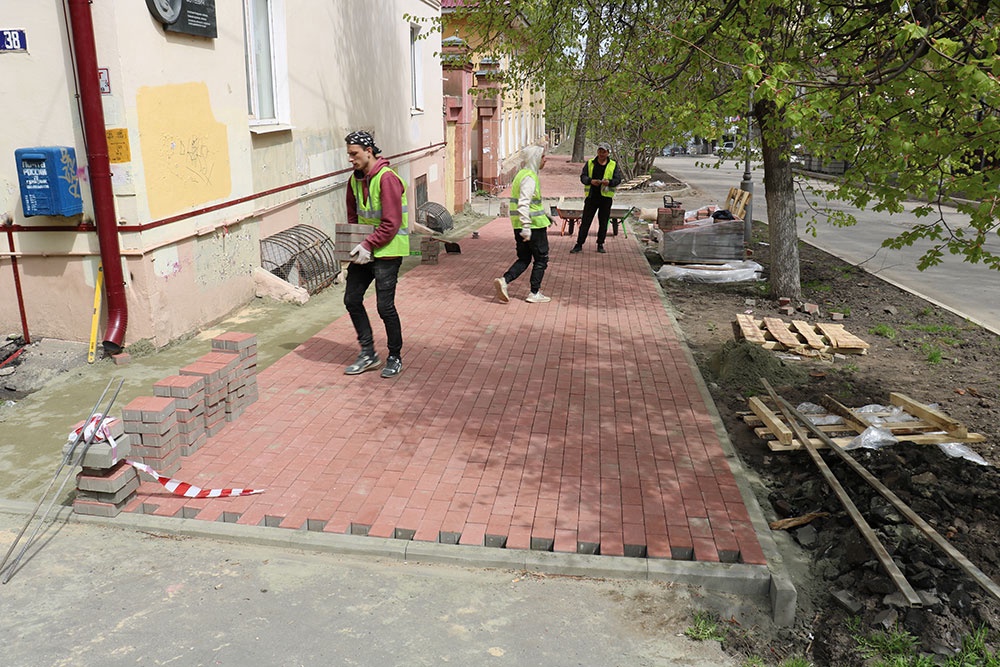 В Брянске по нацпроекту продолжается ремонт улицы Октябрьской