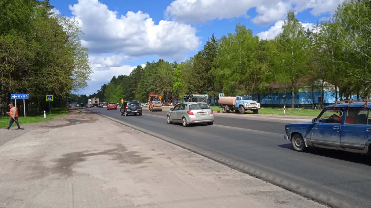 В Брянской области продолжается ремонт автодороги до Дятьково