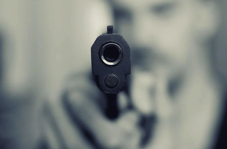 Брянец напал с пистолетом на продавца пивного магазина