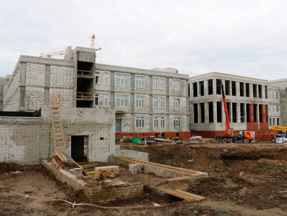 Жители Брянска с нетерпением ждут завершения строительства школы №72