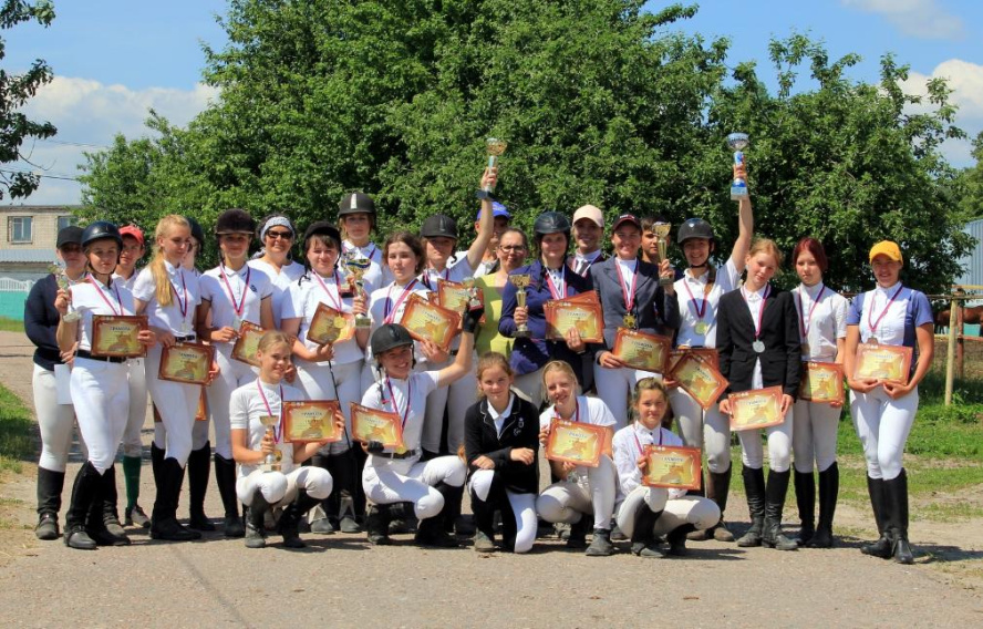 В Брянском аграрном госуниверситете прошел чемпионат по конному спорту