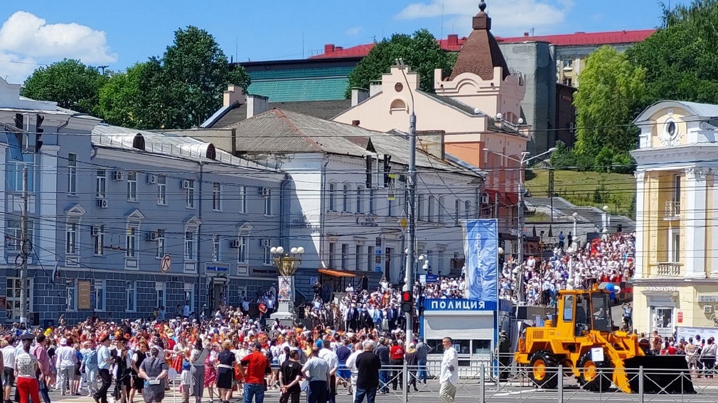 Делегации прибыли на Славянскую площадь Брянска для участия в фестивале «Славянское единство - 2022»